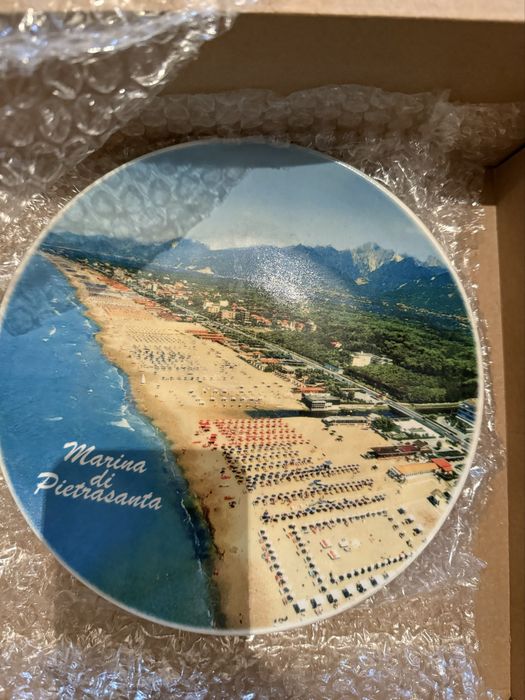 10-15 евро нови чинии от различни места по света