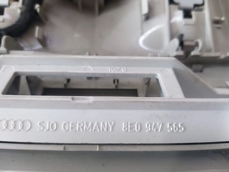 Lampa plafoniera audi a4 b7 8e 8e0947565