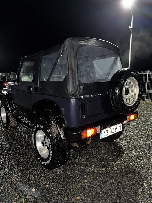 Vând Suzuki Samurai