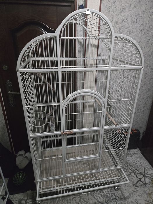 Клетка для попугай продаётся.