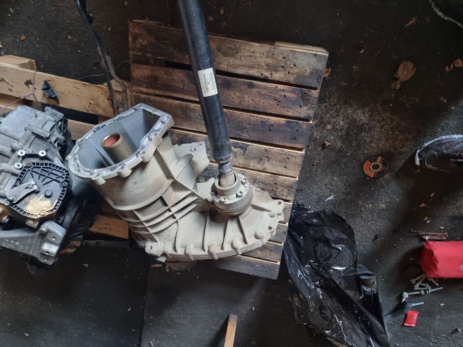 Vindem cutie transfer Audi Q7 3.0