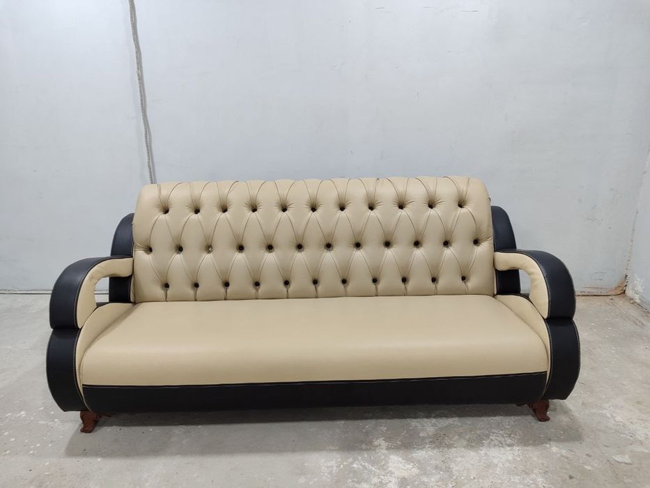 Новый диван , качественный кож.зам