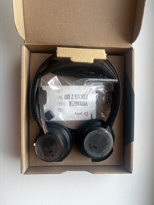 Căști Poly Voyager Focus 2 UC, Bluetooth, Teams, USB-C – noi