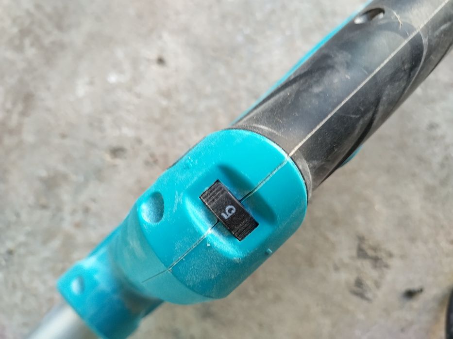 Slefuitor girafa DeToolz DZ-C200 cu LED și aspirator integrat