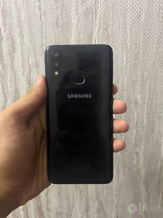 Samsung A10S.