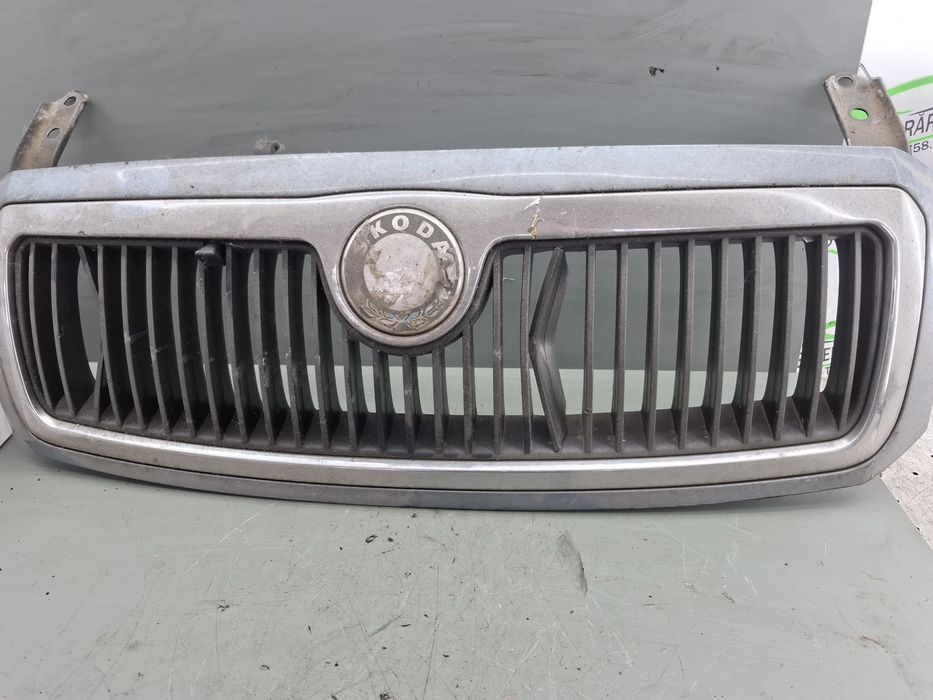 Grila radiator 6Y0 853 668 DEFECT Skoda Fabia 2000 1.4 MT (68 hp)
