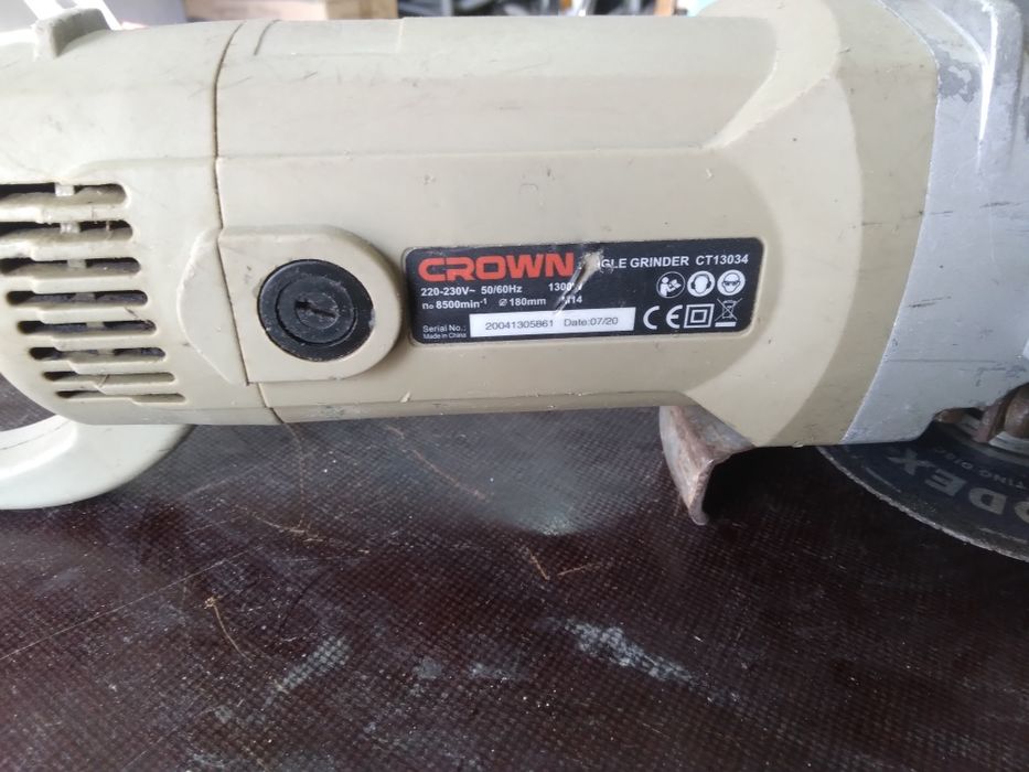Продаю Болгарку 1300w 180мм