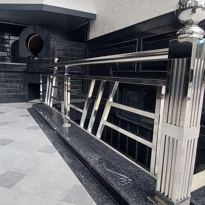 Установка перил из нержавеющие стали. Доставка бесплатная.