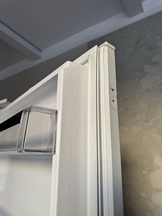 Продам встраеваемый холодильник