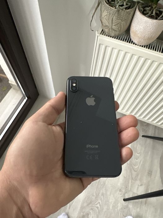 Vând iphone x in stare buna