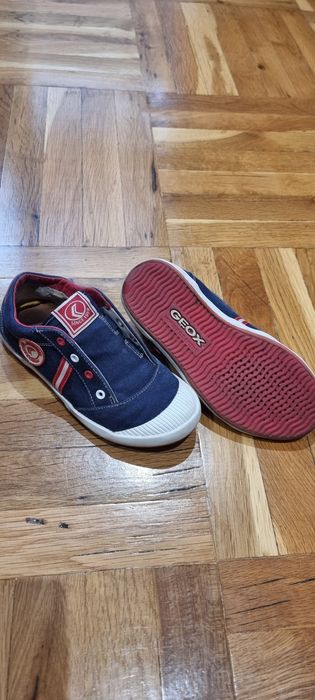 Geox детски обувки.