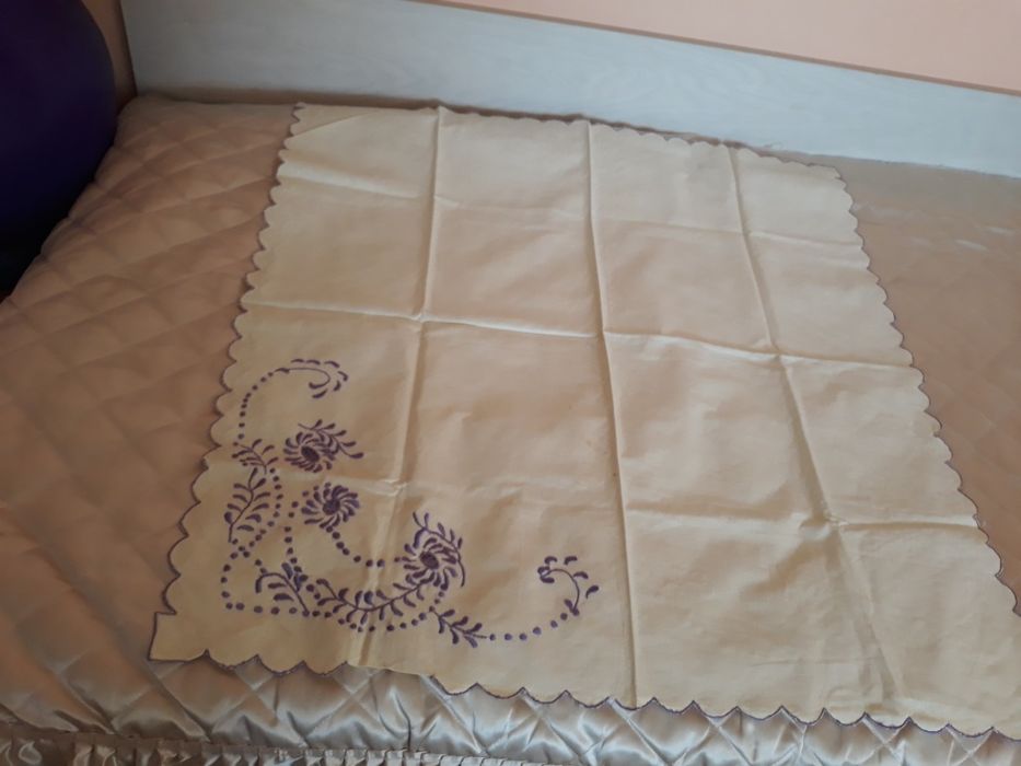 Каренца с бродерия от преди 70 години 3 броя за 10 лева