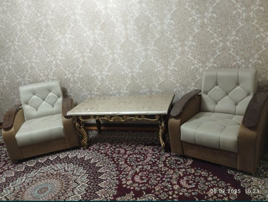 Диван кресло и письменный стол