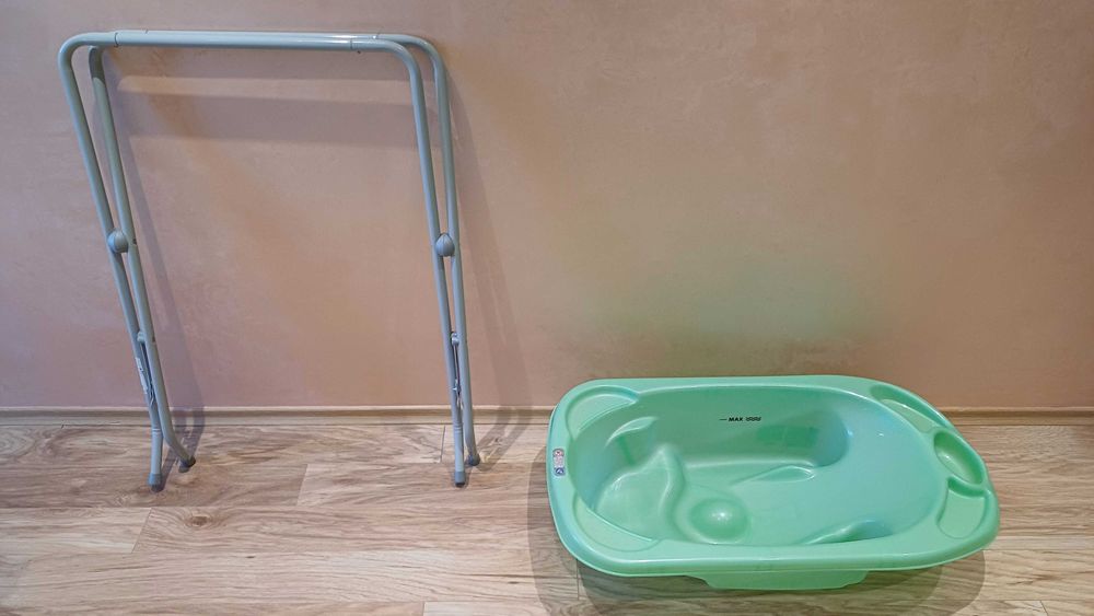 Анатомична бебешка ваничка със стойка Lorelli