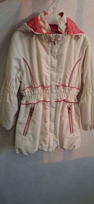 Продам куртку детскую