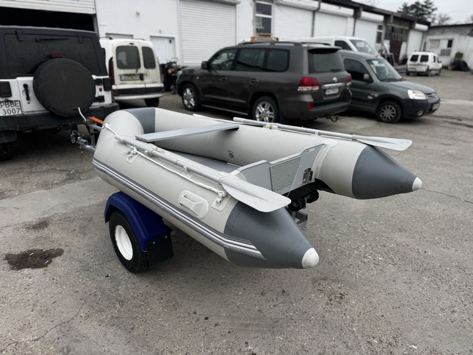 Надуваема лодка с твърдо дъно 3м