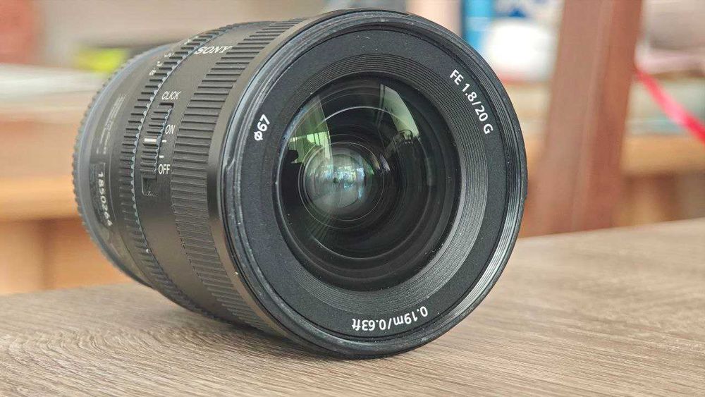 Обектив Sony FE 20mm f/1.8 G