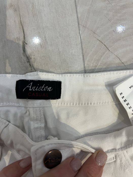 Дънки момиче