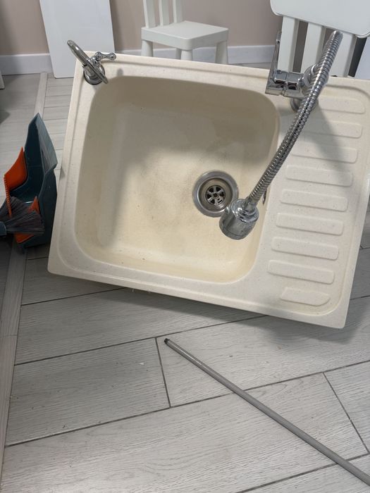 Каменная мойка целая