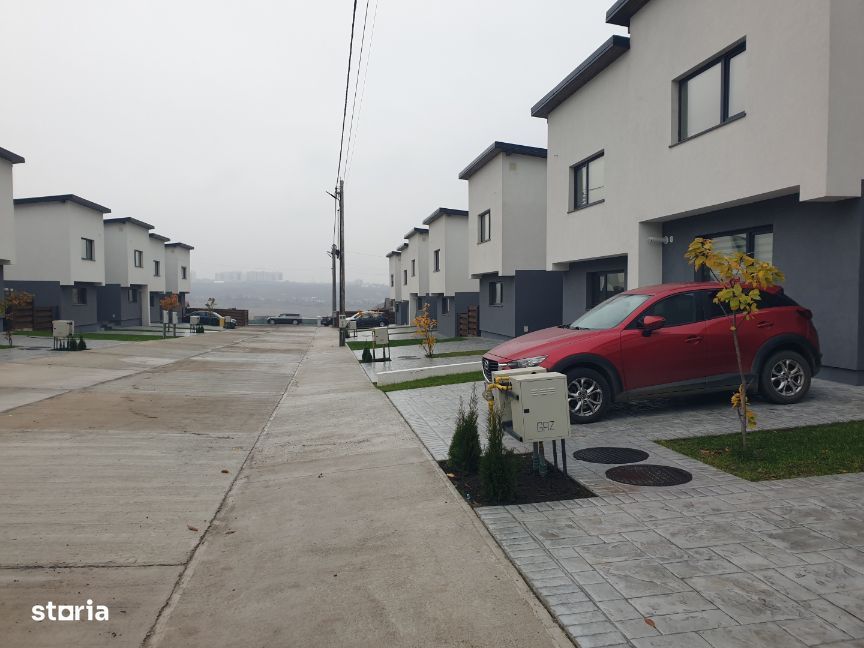 IASI - Valea Lupului - Casa cu 5 camere parter + etaj - INTABULATA
