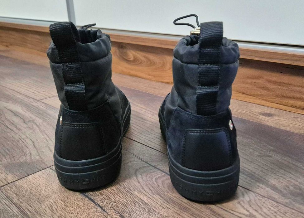 Черни апрески TOMMY HILFIGER