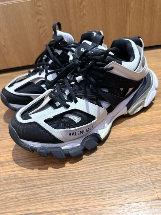 Balenciaga track