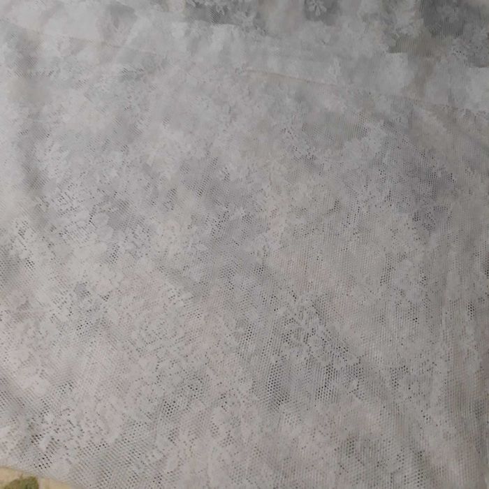 Бяло ушито Перде