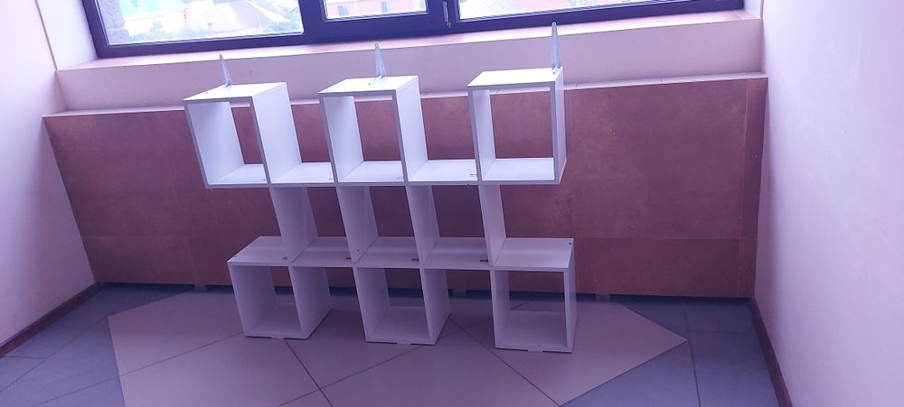 Полки из дерева с крепежами