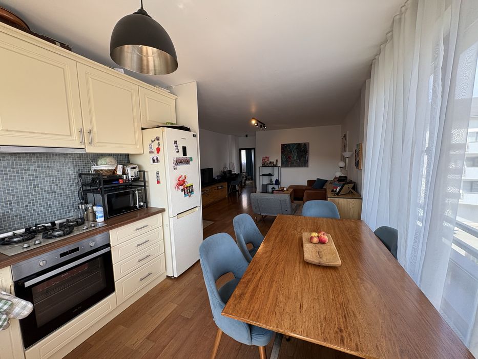 Apartament 3 camere (singur pe etaj) in Buna Ziua / Andrei Muresanu sud