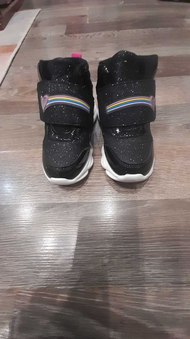 Детски светещи обувки LKW