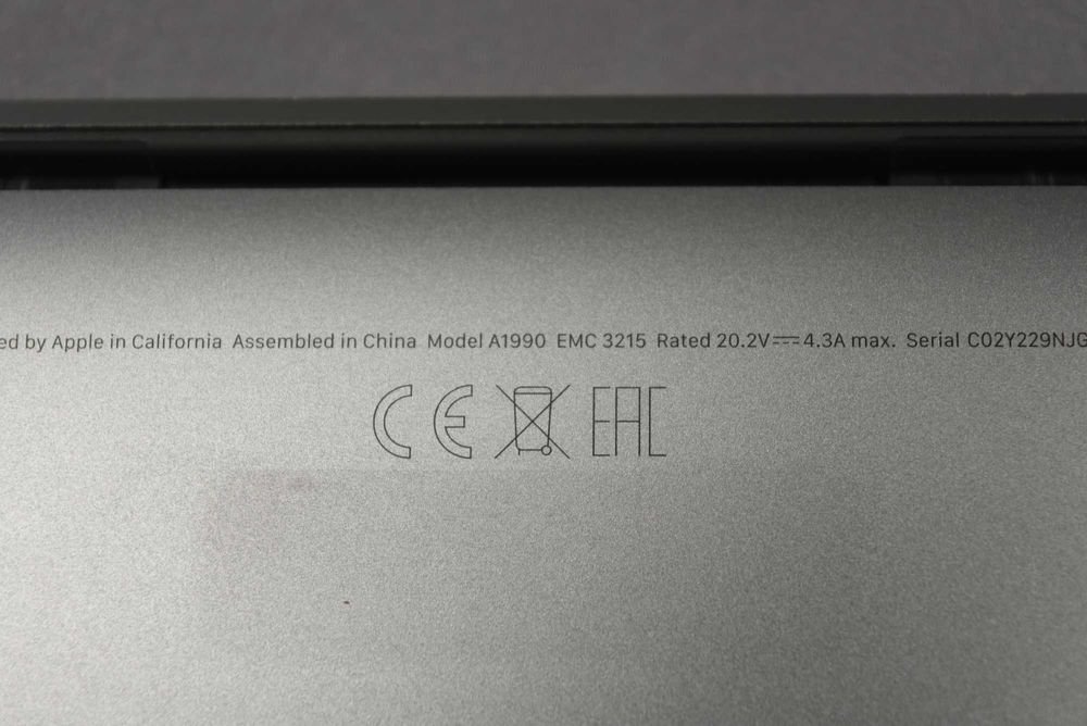 A1990 Macbook Pro I7 32 GB DDR4 1 TB NVME AMD Video HD Retina Display