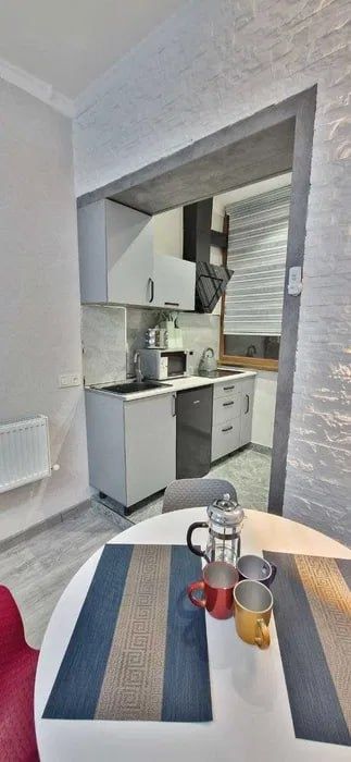 Продается Kвартира на Ойбеке 2/8/16