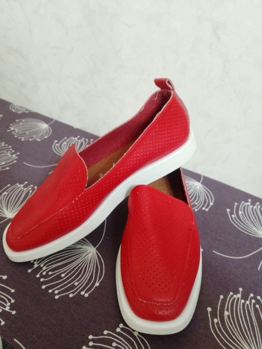 Продам кожаную обувь женская 6000