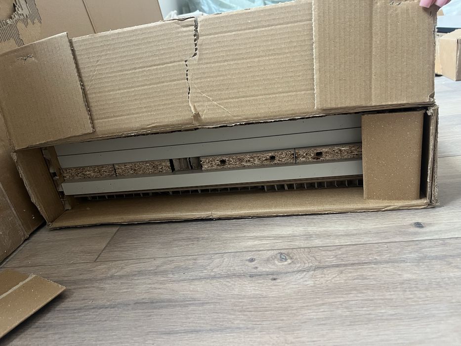 комод с 2 врати и 3 чекмеджета