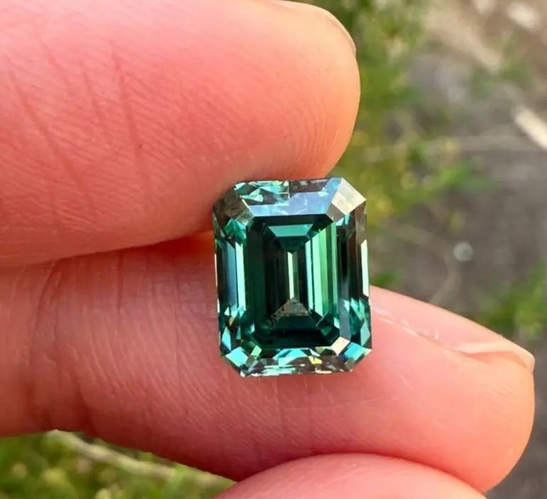 Pietre Moissanite GRA  originale, diverse mărimi, culori, cut-uri