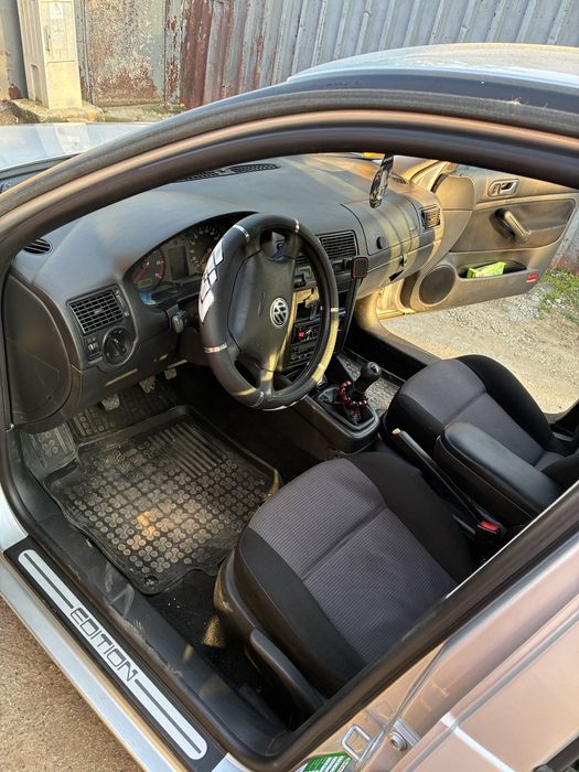 vand sau schimb golf 4 1.4 benzina