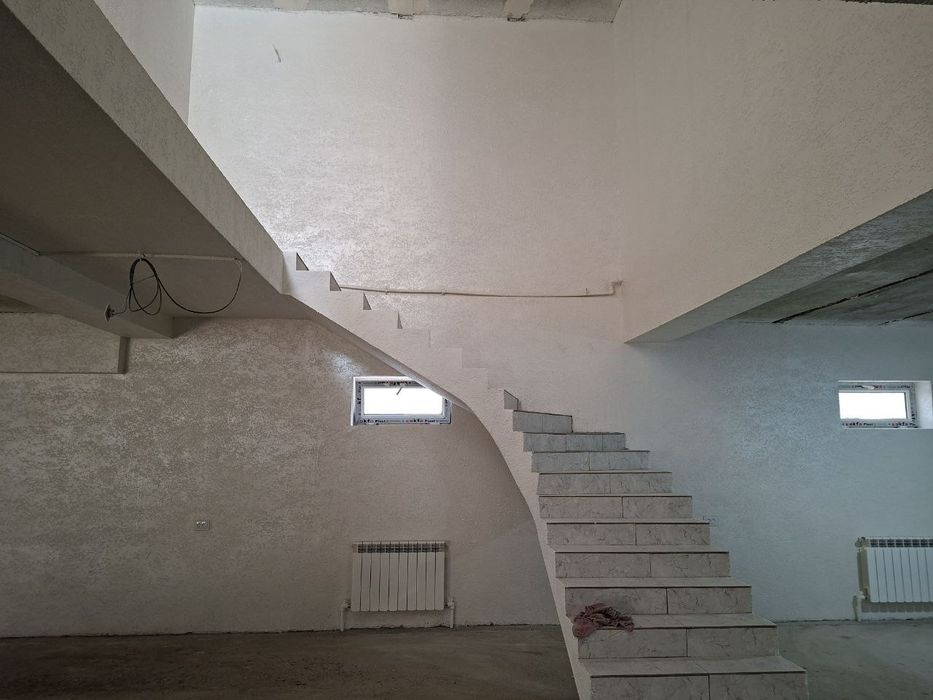 Urganch Shahar Markazida Arenda 260kv