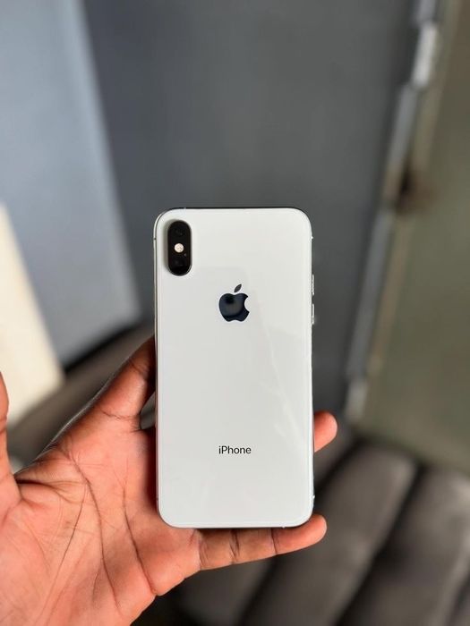 iPhone X srochna sotiladi