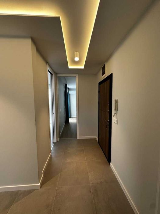 Просторен тристаен апартамент под наем - м-т Траката