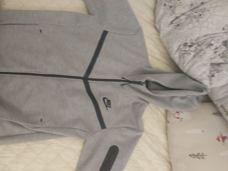 Продам  серый tech fleece original