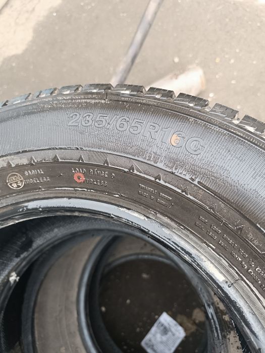 Продам шины 235/65R16c всесезонные