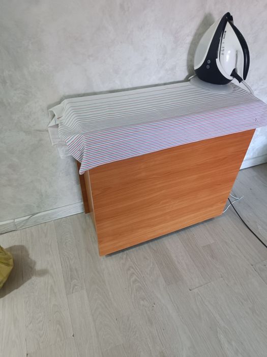 Стол раскладной  коричневый из МДФ