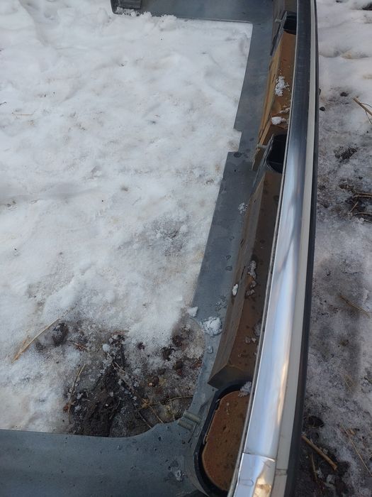 Продам Бампер W124