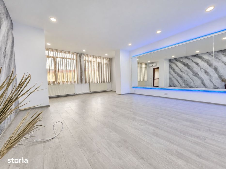 Casa renovata cu teren 700mp in Piata Centrala