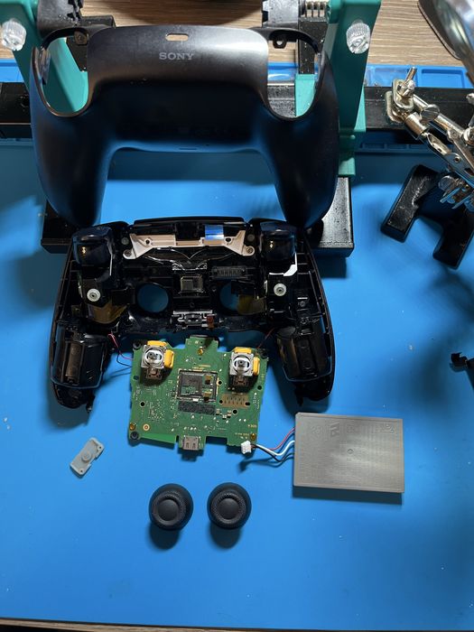 Reparatii controllere ps5,edge/ps4 ,inlocuire joystick