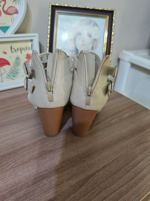 Продам женскую обувь