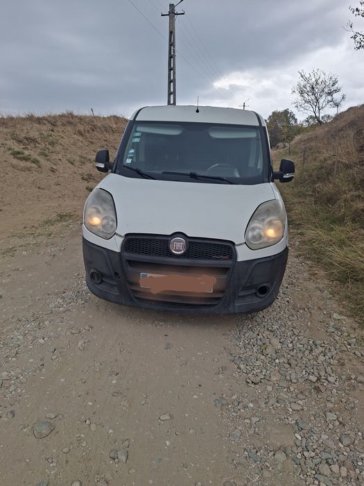Vând fiat doblo 2013
