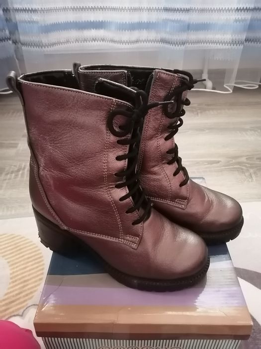 Ghete dama din piele