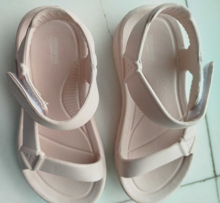 Детски розови сандали от нетекстилна материя