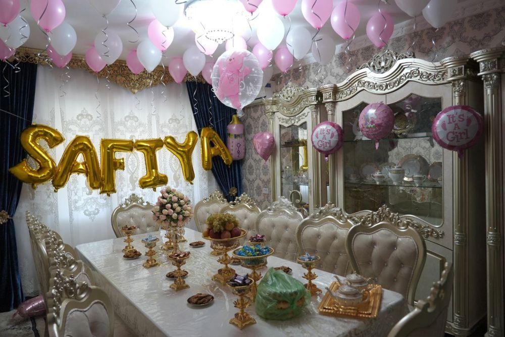 Stol stul komplekt 12talik.Materiali yongʻoqdan